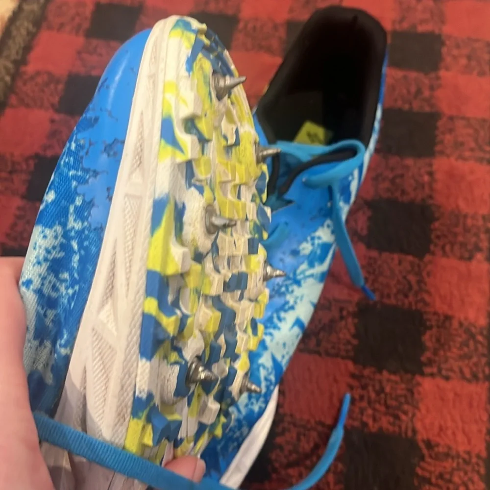 Hoka crescendo XC with spikes